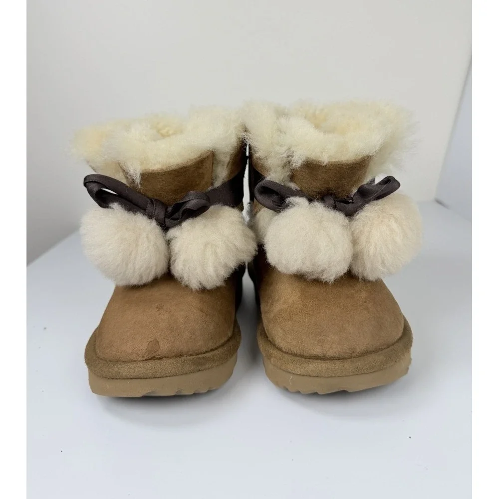 UGG‎ Gita Mini Pom Pom Boots Toddler Girls 7T Chestnut Suede 1017403T